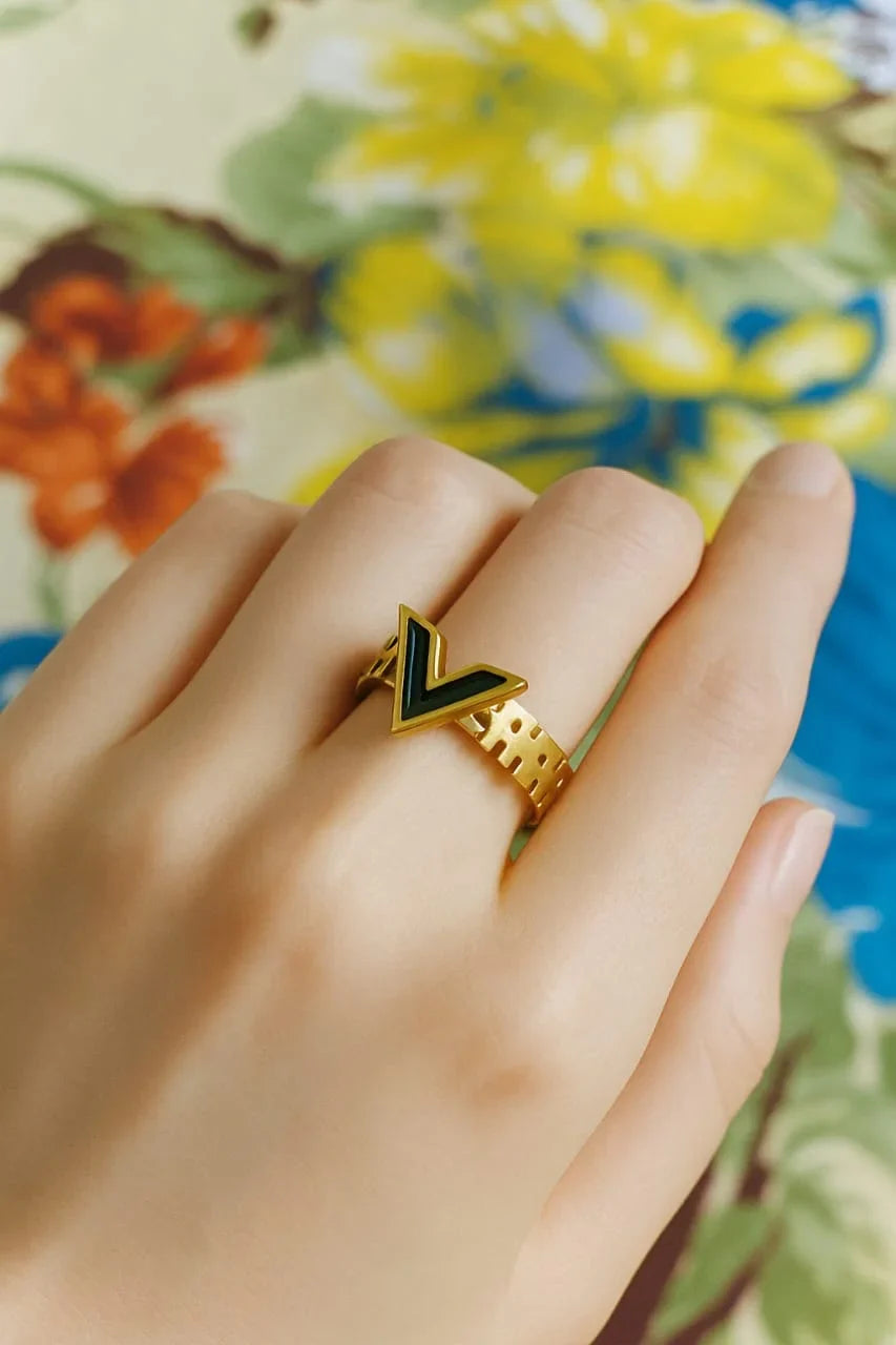 Gold Vione Ring
