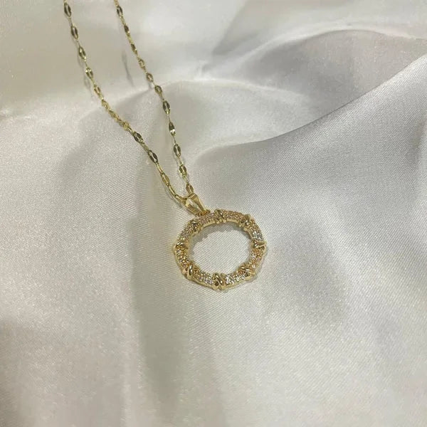 لونا اسپارکل ہار