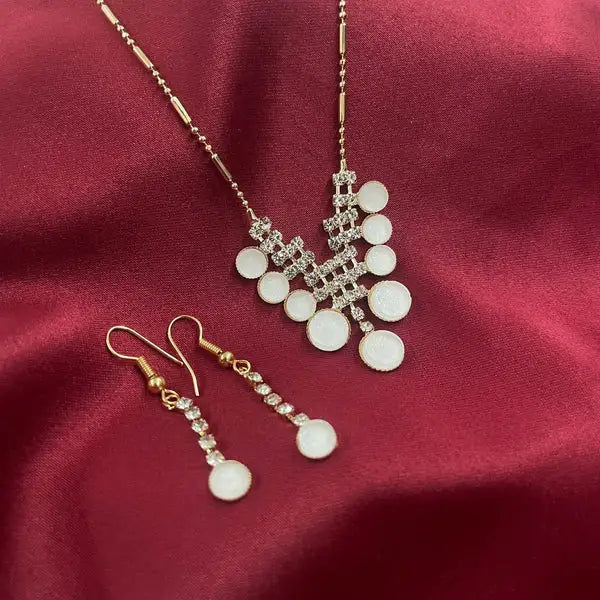 White Pearl Necklace Set