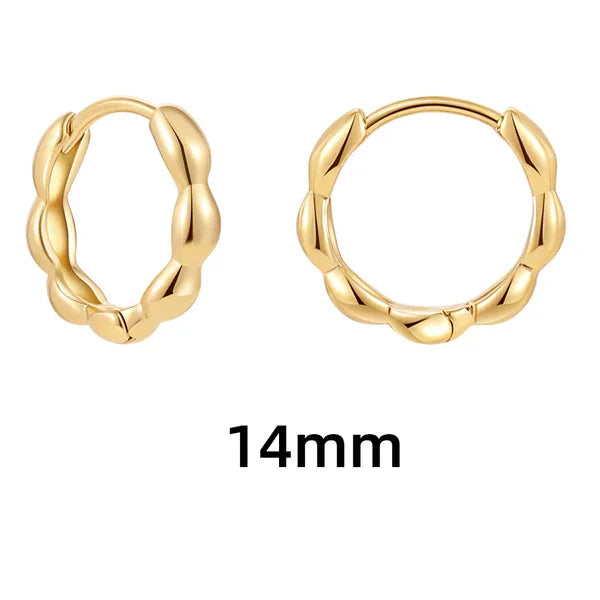 Curve Huggie Hoop Earring 14mm